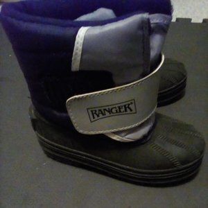 RANGER SNOW BOOTS 8 LIKE NEW BLACK SILVER
